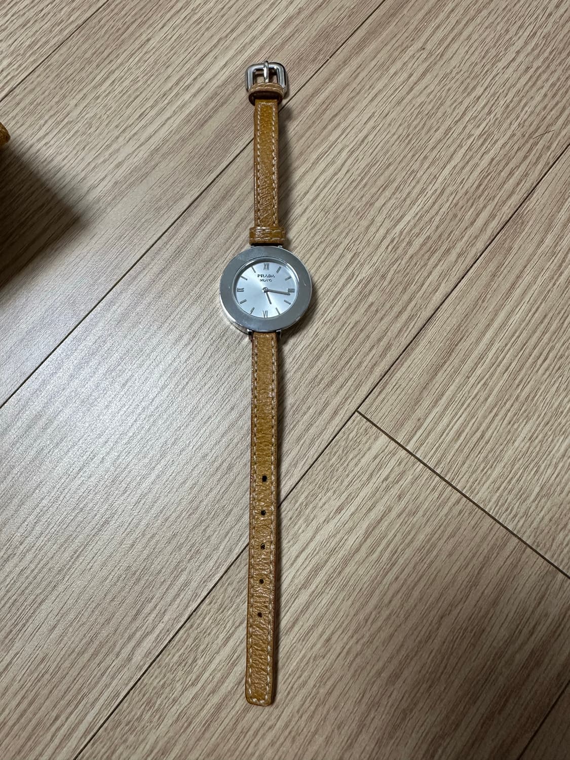 프라다 시계 팝니다 상품이미지3