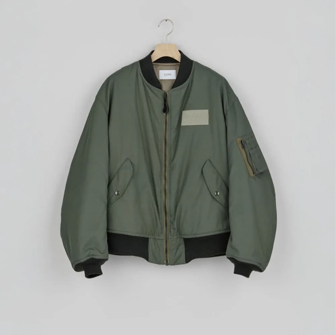 [7] 24aw 시오타 ma-1 7사이즈 카키 판매합니다 상품이미지1