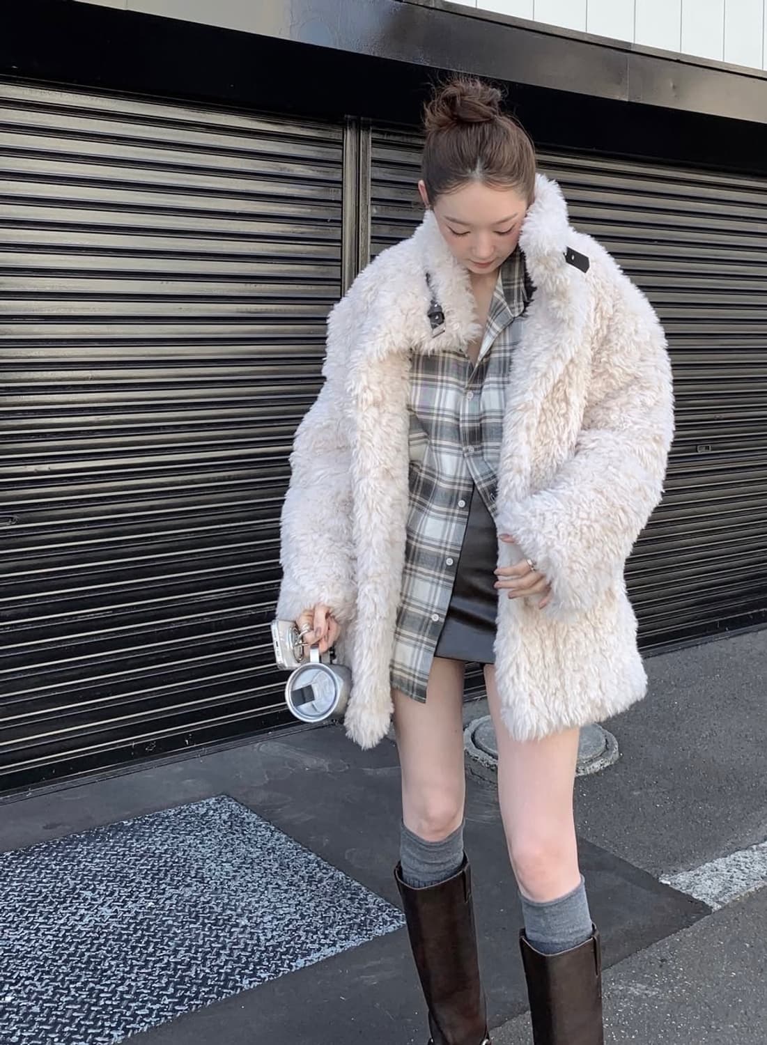 avie muah 버클 페이크 퍼 코트 상품이미지2