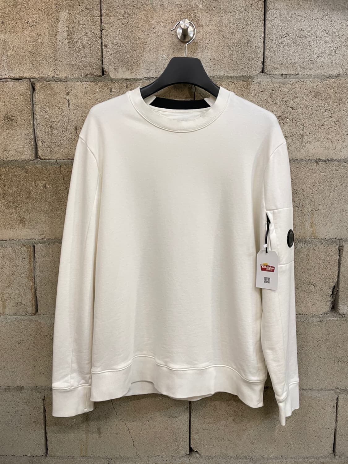 CP 씨피 컴퍼니 렌즈 맨투맨 상품이미지1