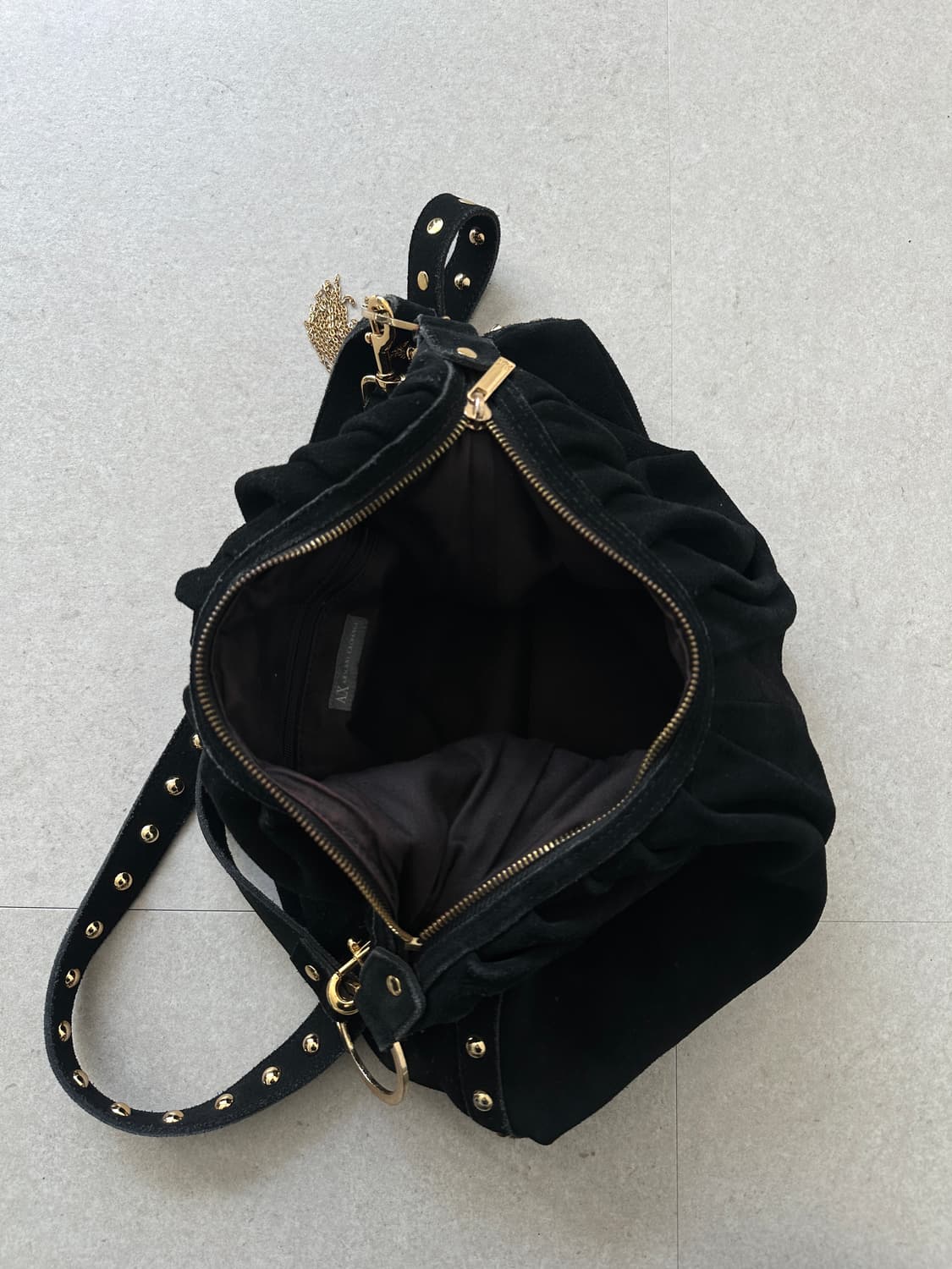 알마니 익스체인지 스터드 셔링 태슬 레더 투웨이백 상품이미지7