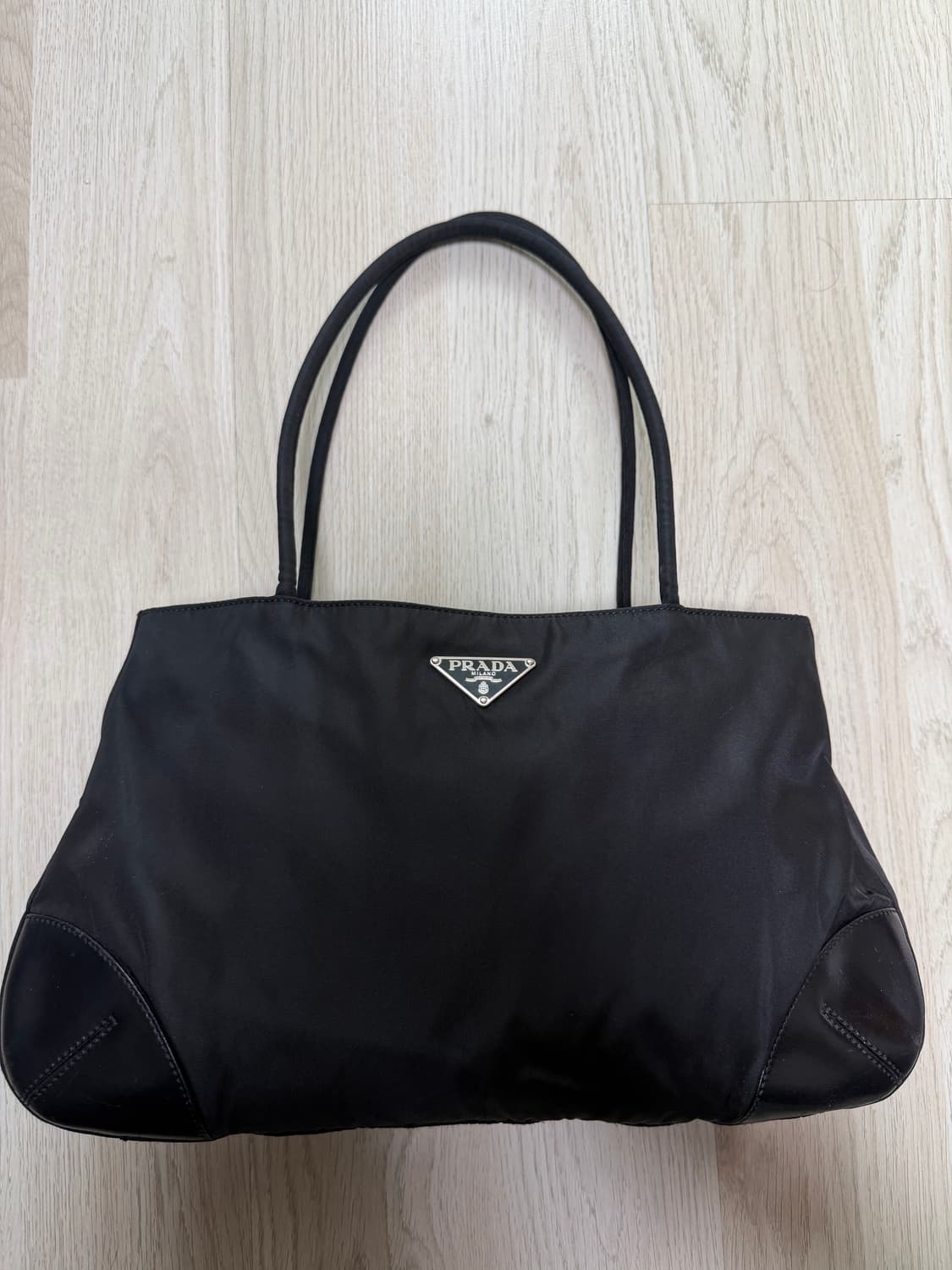 프라다 포코노 숄더백 상품이미지1