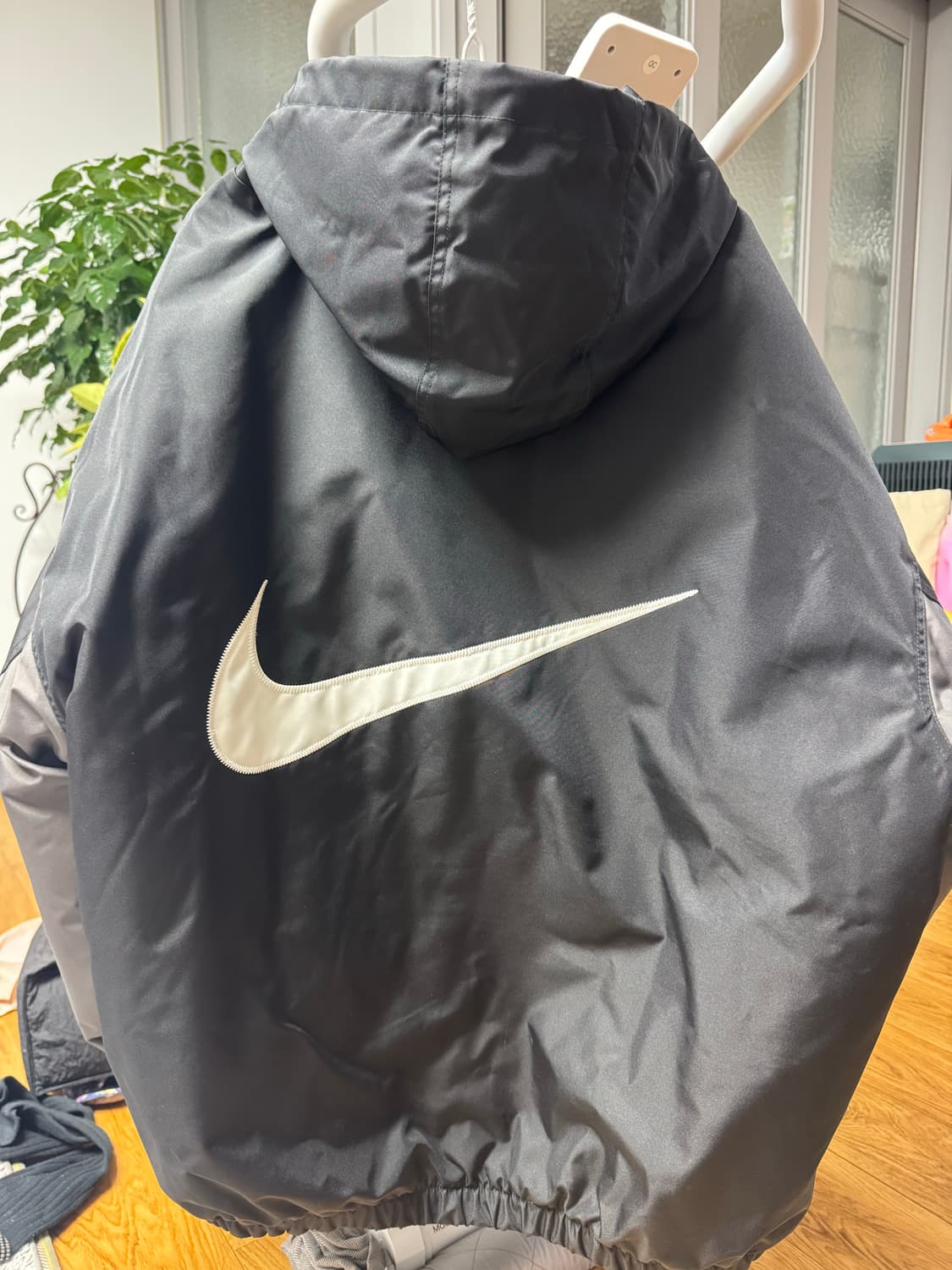 나이키 스우시 푸퍼 팔아요 상품이미지3