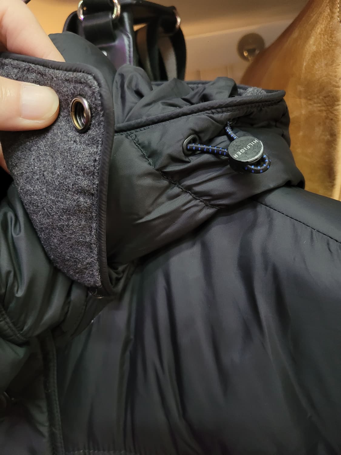 타미힐피거 블랙 패딩 점퍼 구스 다운 (후드 분리형) 상품이미지3