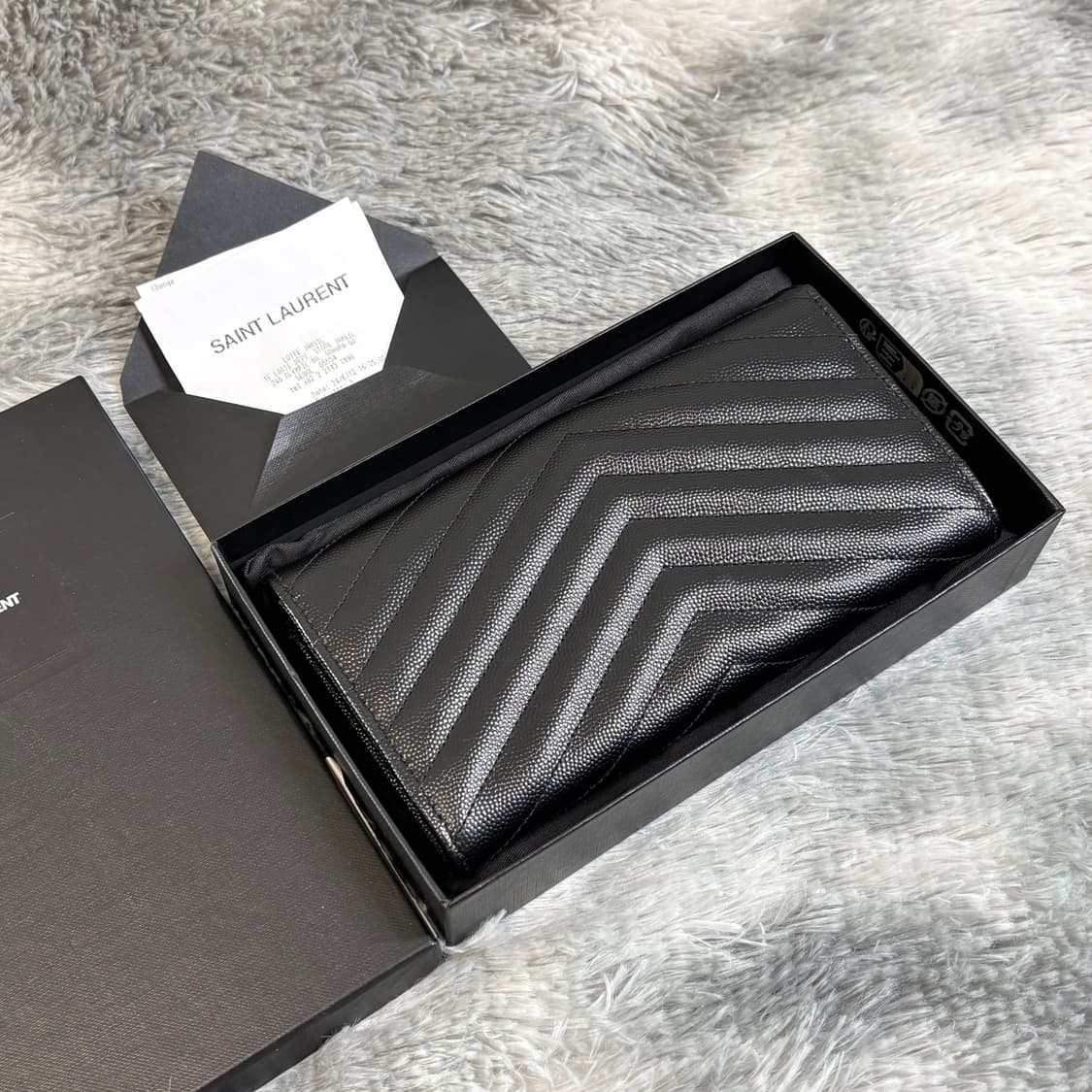 입생로랑 마틀라세 장지갑 금장  상품이미지2