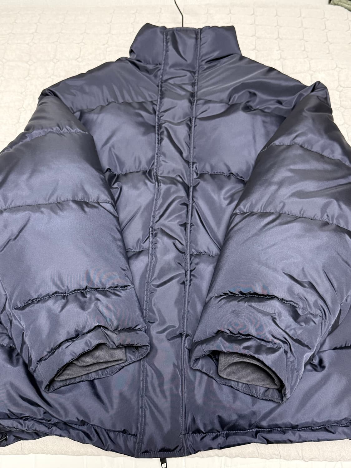 발렌시아가 21fw 블루 나일론 오버사이즈 패딩 상품이미지4