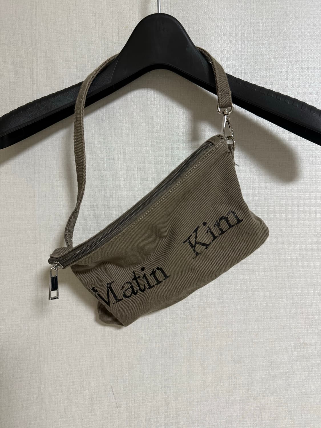 MATIN CRACKED LOGO ECOBAG IN CHARCOAL 상품이미지6