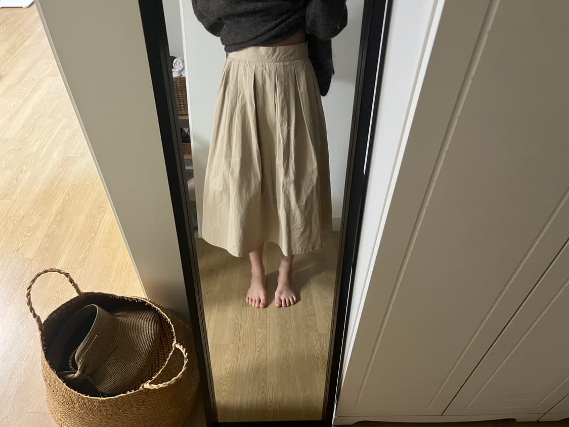 브라운 니트, 베이지 스커트 상품이미지6