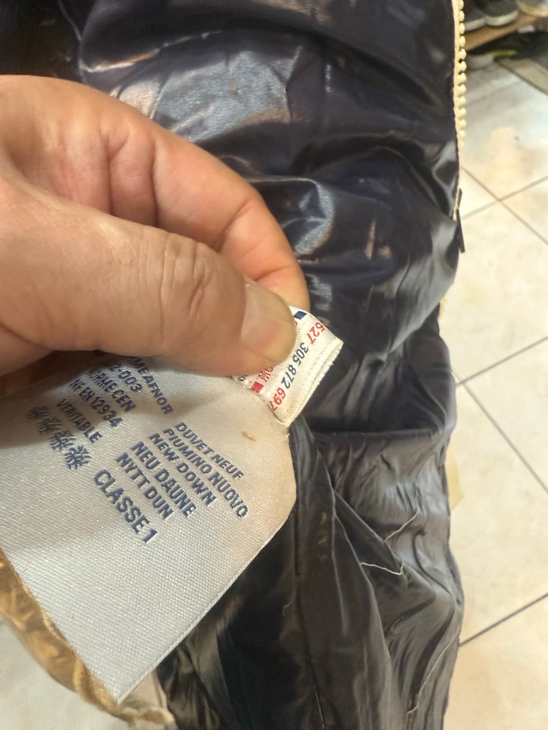 00/44 정품 몽클레어 마야 후드패딩 팝니다 상품이미지5