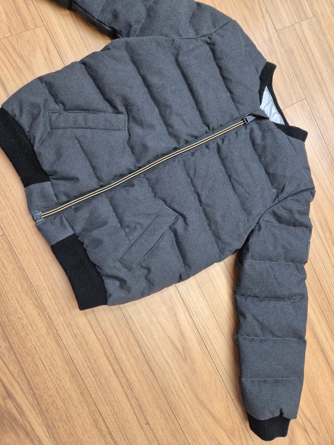 Bonpoint 아동 패딩 점퍼입니다. 겉감은 폴리에스터 100%로 제작 상품이미지1