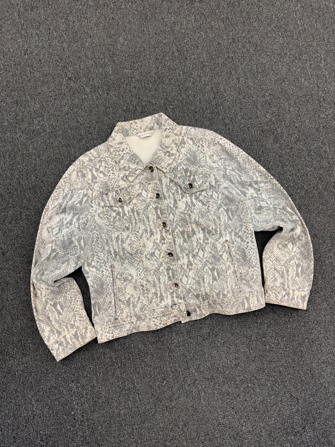 OS)Christopher&Banks 스네이크 트러커 데님 자켓 상품이미지2