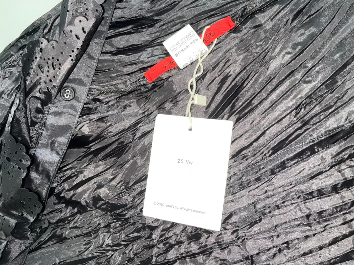 에옹쓰 블라우스 Thornel Punching Blouse 상품이미지2