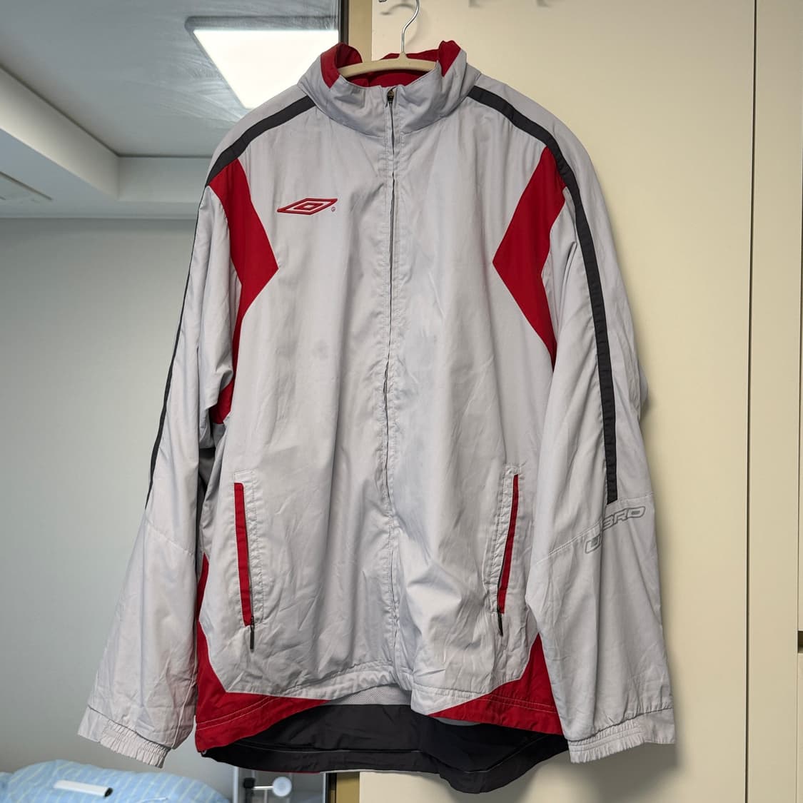 [희귀/110] 엄브로(UMBRO) 올드스쿨 배색 웜업 바람막이  상품이미지2