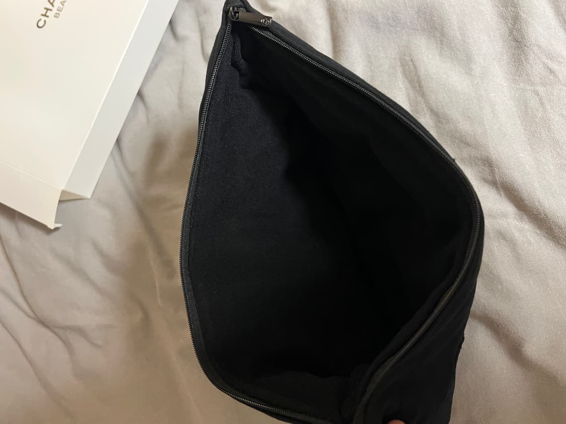 샤넬 뷰티 검정 파우치 새제품 팝니다 상품이미지5