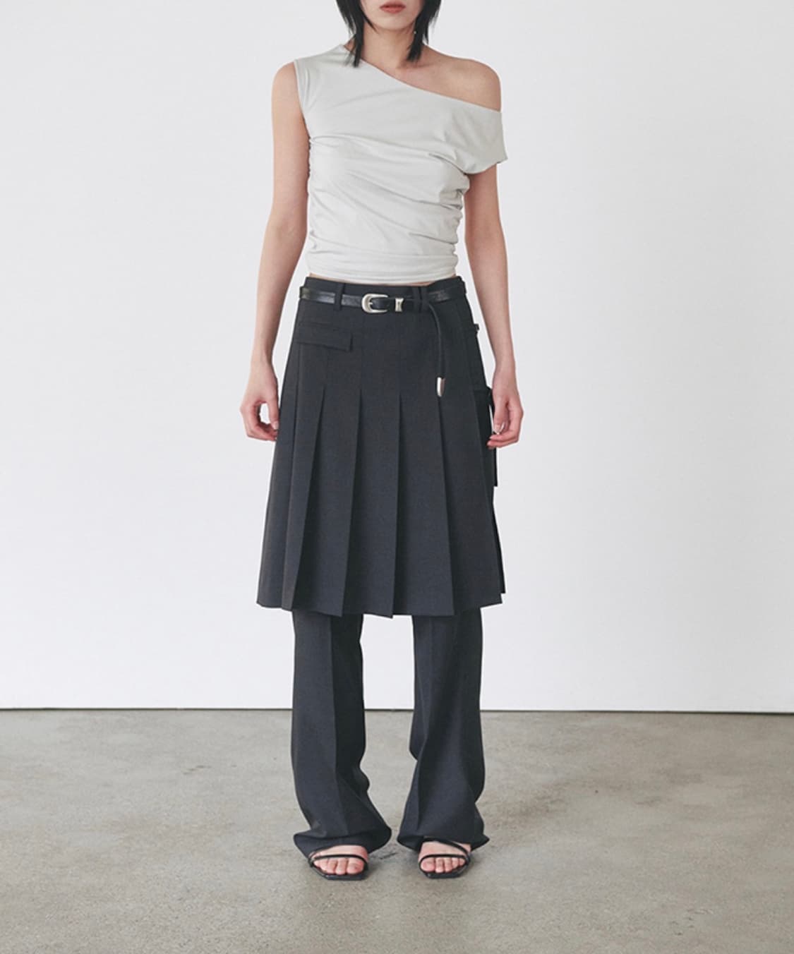 Ordes 오데스 플리츠 스커트 랩 버클 오버 팬츠 치마바지 상품이미지1