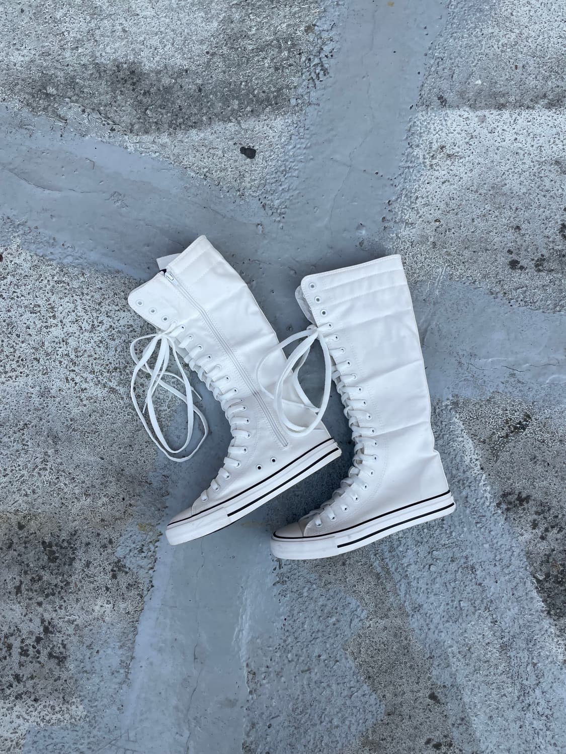 빈티지 화이트 롱 레이스업 스니커즈 상품이미지1