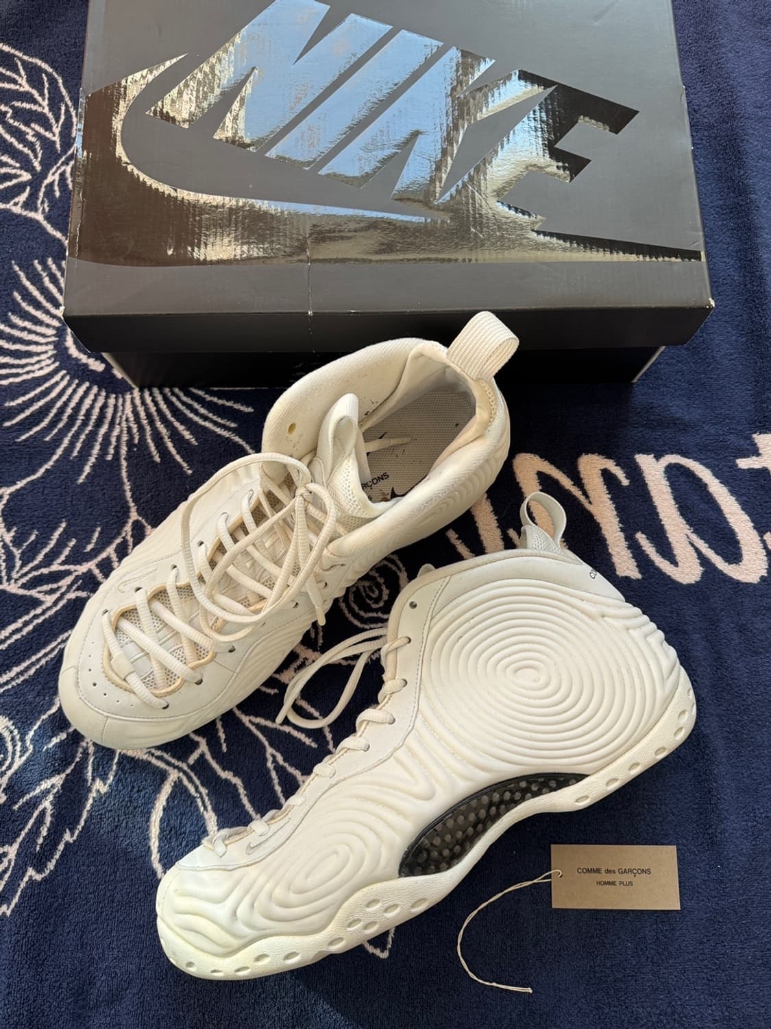 나이키 x 꼼데가르송 옴므 플러스 에어 폼포짓 화이트 NIKE x CDG 상품이미지2