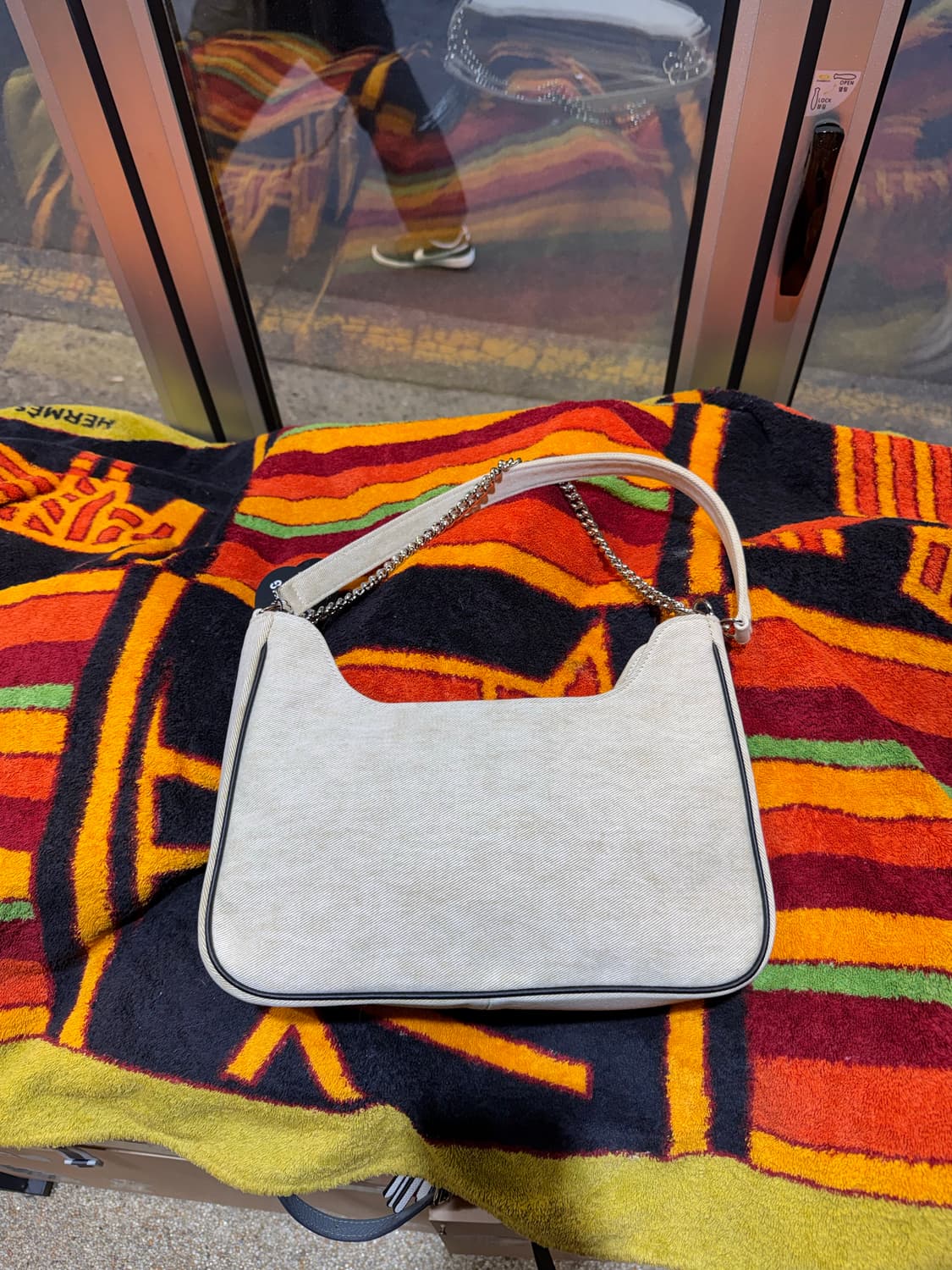 Guess 숄더백 아이보리 상품이미지2