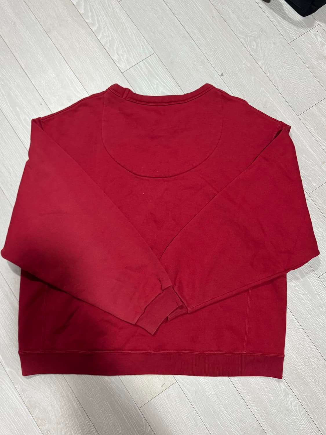 아크네 핀트 페이스 맨투맨 상품이미지4