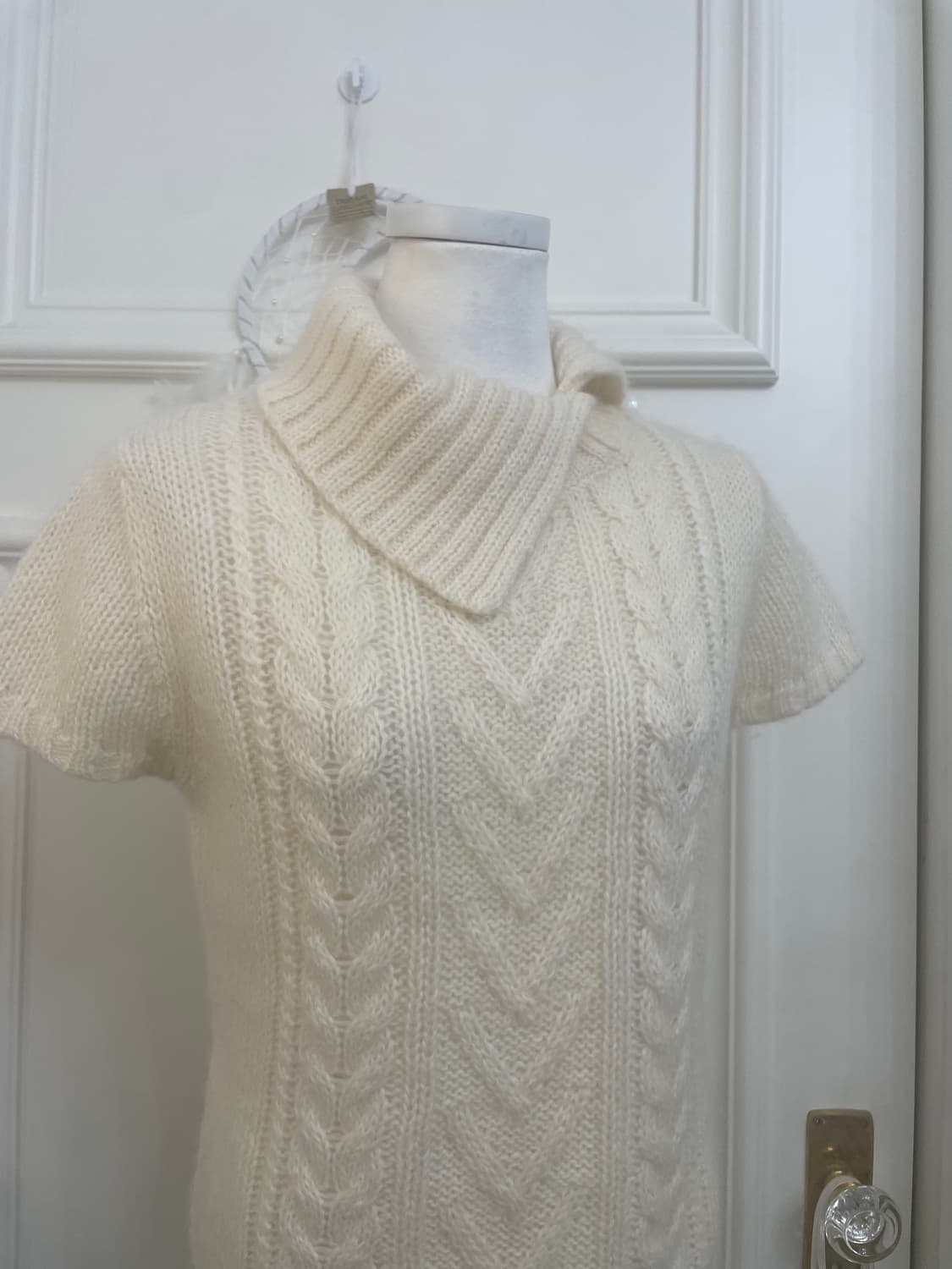 ivory twist diagonal neck half sweater 상품이미지5