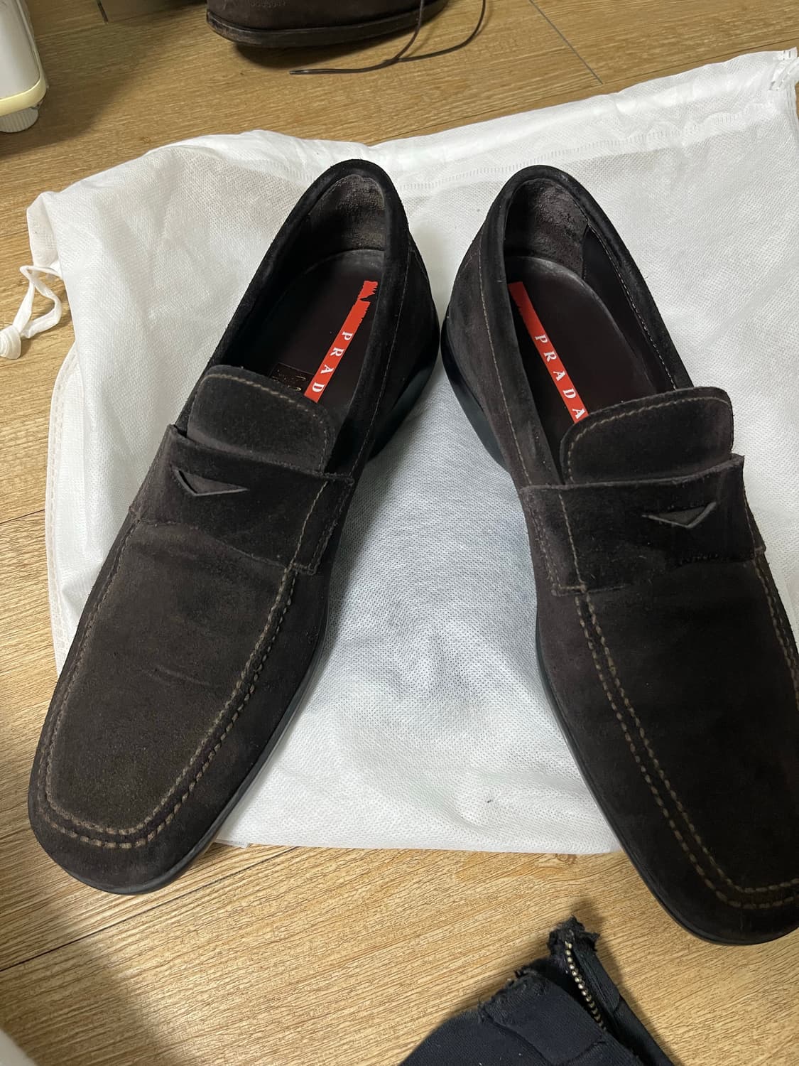 프라다 스포츠 스웨이드 로퍼 상품이미지1