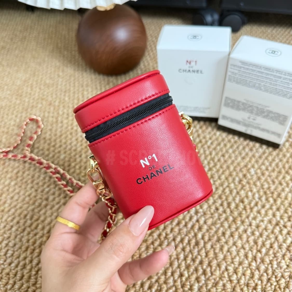 샤넬 뷰티 까멜리아 립파우치 체인백 레드  상품이미지3