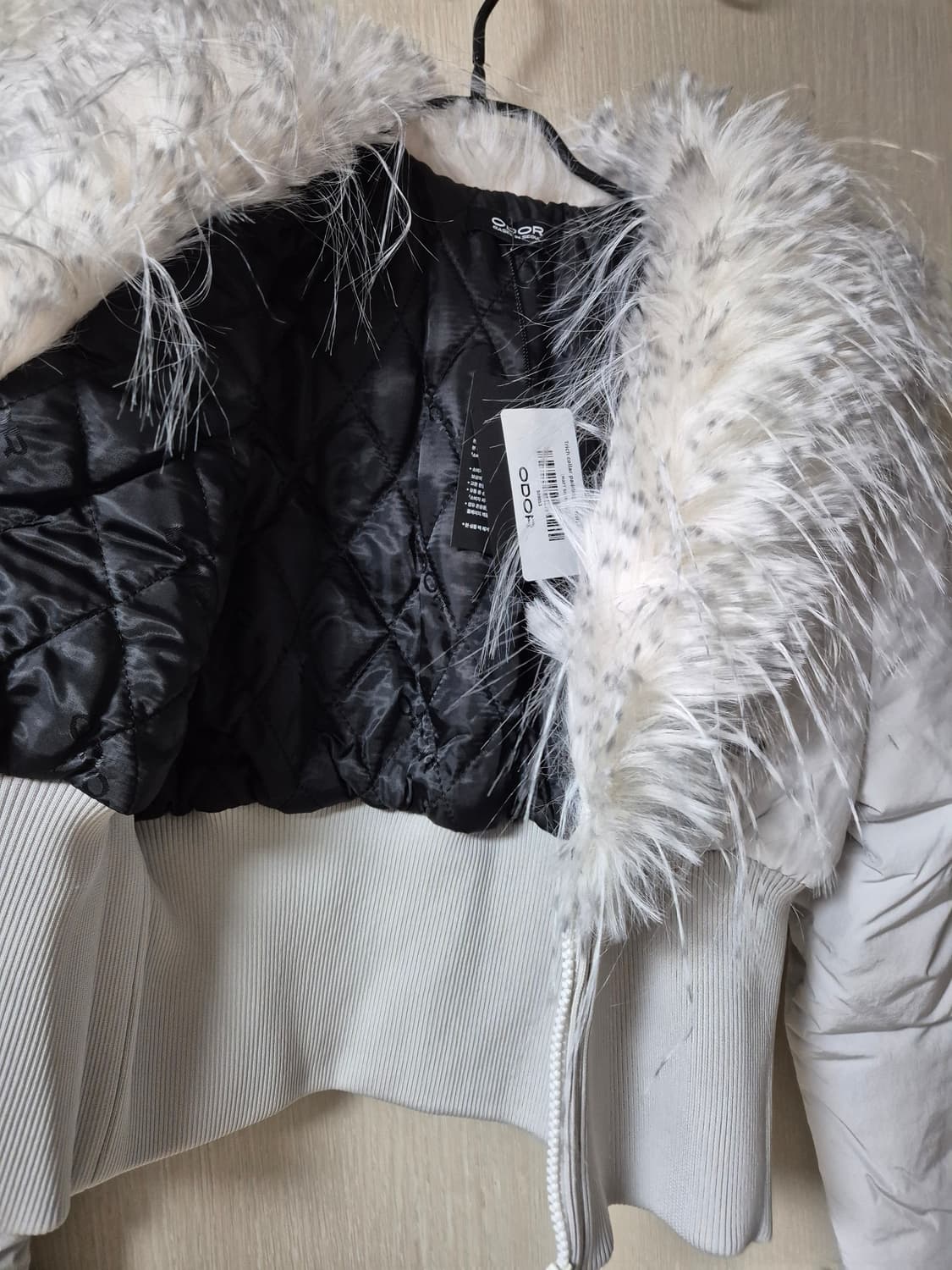 (새제품) 오도어 퍼 크롭 패딩 (25년) ODOR Trich colla 상품이미지7