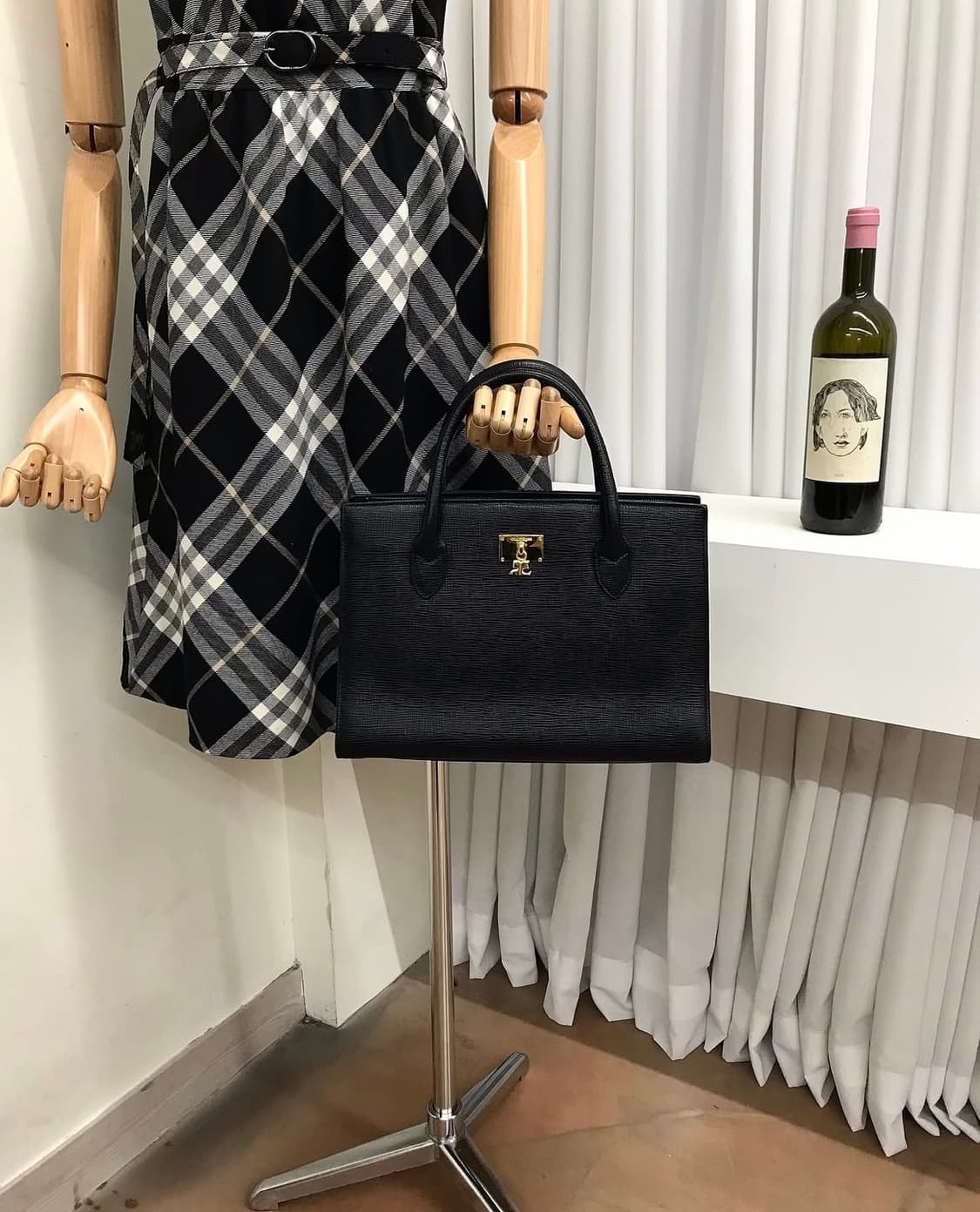 꾸레쥬 금장 사피아노 레더 토트백 상품이미지10