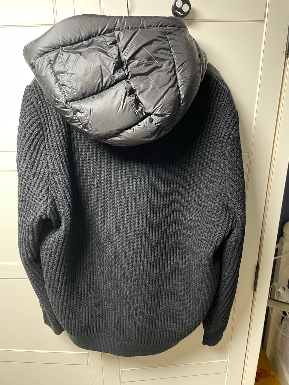 cp컴퍼니 24fw 후드 니트 패딩 xxl 상품이미지2