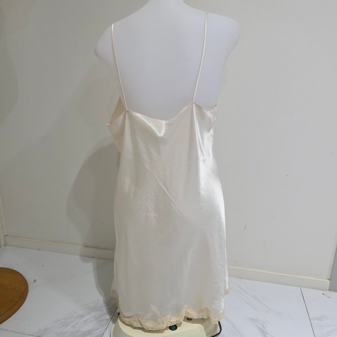 캘빈클라인 고전빈티지)샴페인 크림 베이지 레이스 새틴 로맨틱 슬립원피스 상품이미지3