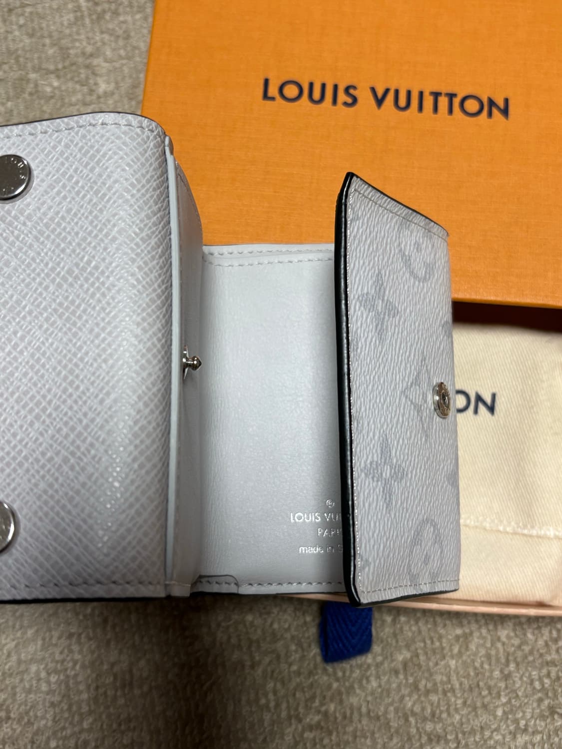 루이비통 안타르티카 트라이 폴드 지갑 상품이미지3