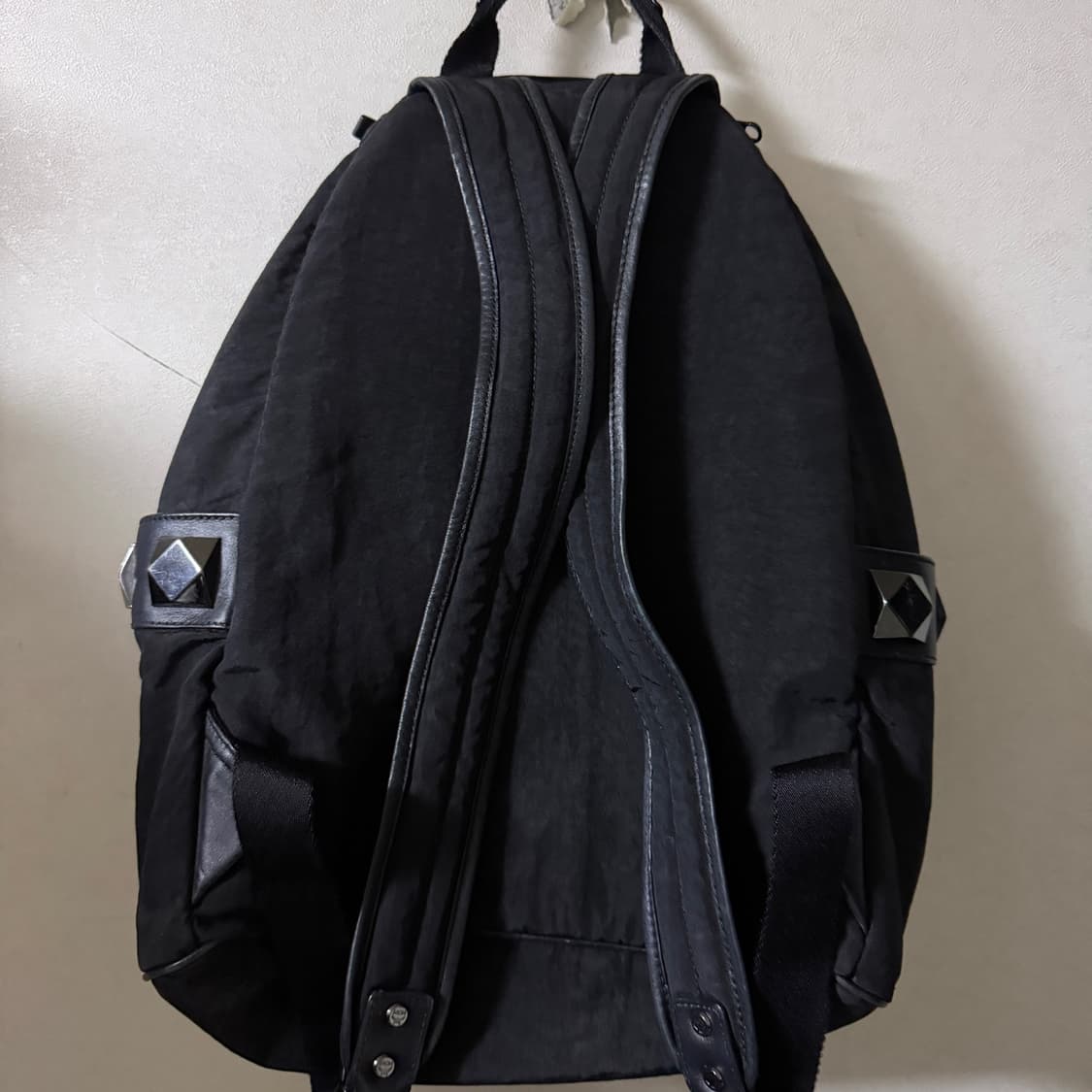 MCM 엠씨엠 나일론 트윌 백팩 블랙 상품이미지6