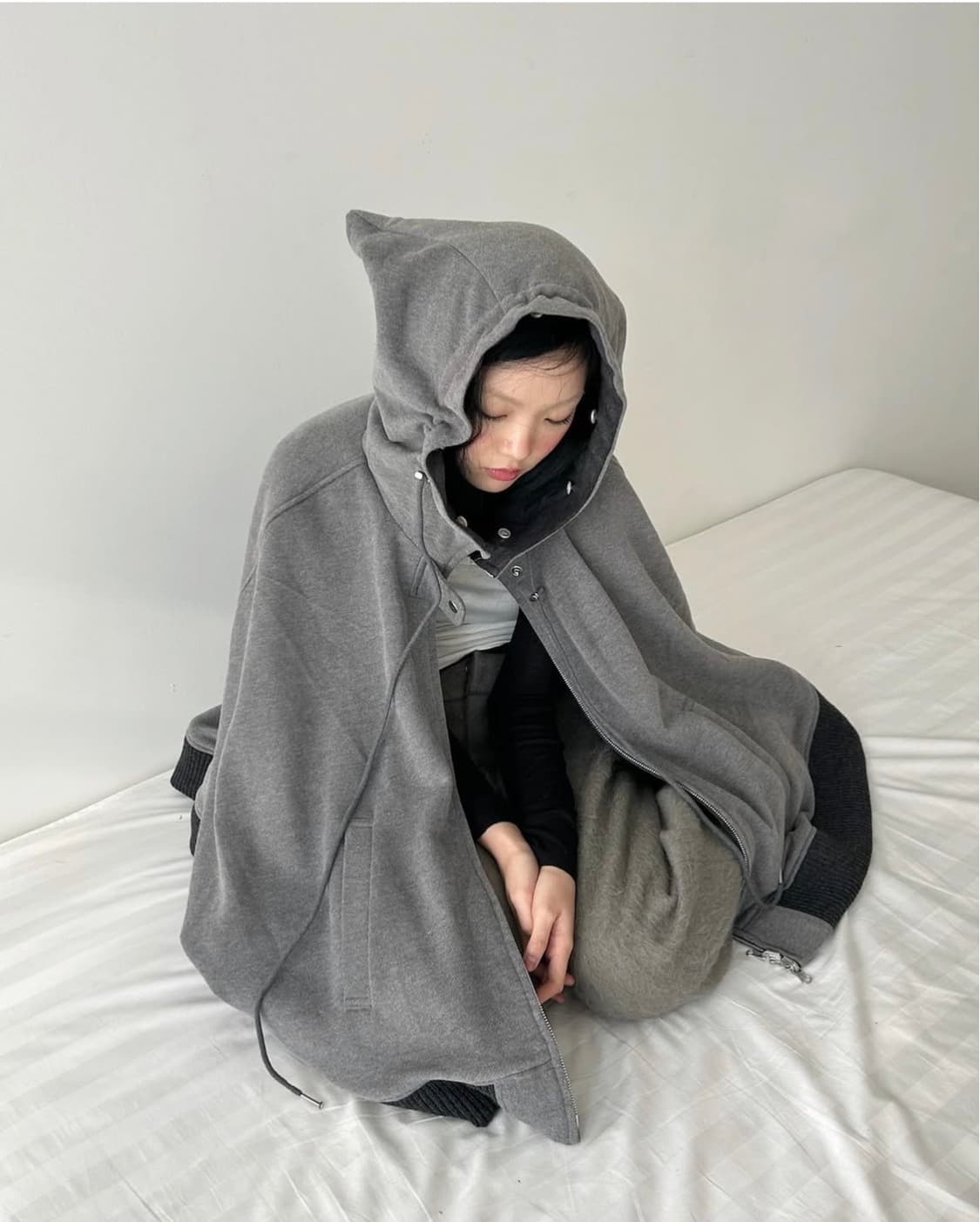 구해요 ) 샵페어리 이어 후드 퍼 케이프  상품이미지1