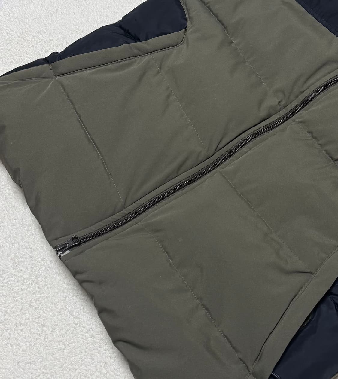 아디다스 카키 블랙 조끼 패딩  상품이미지6