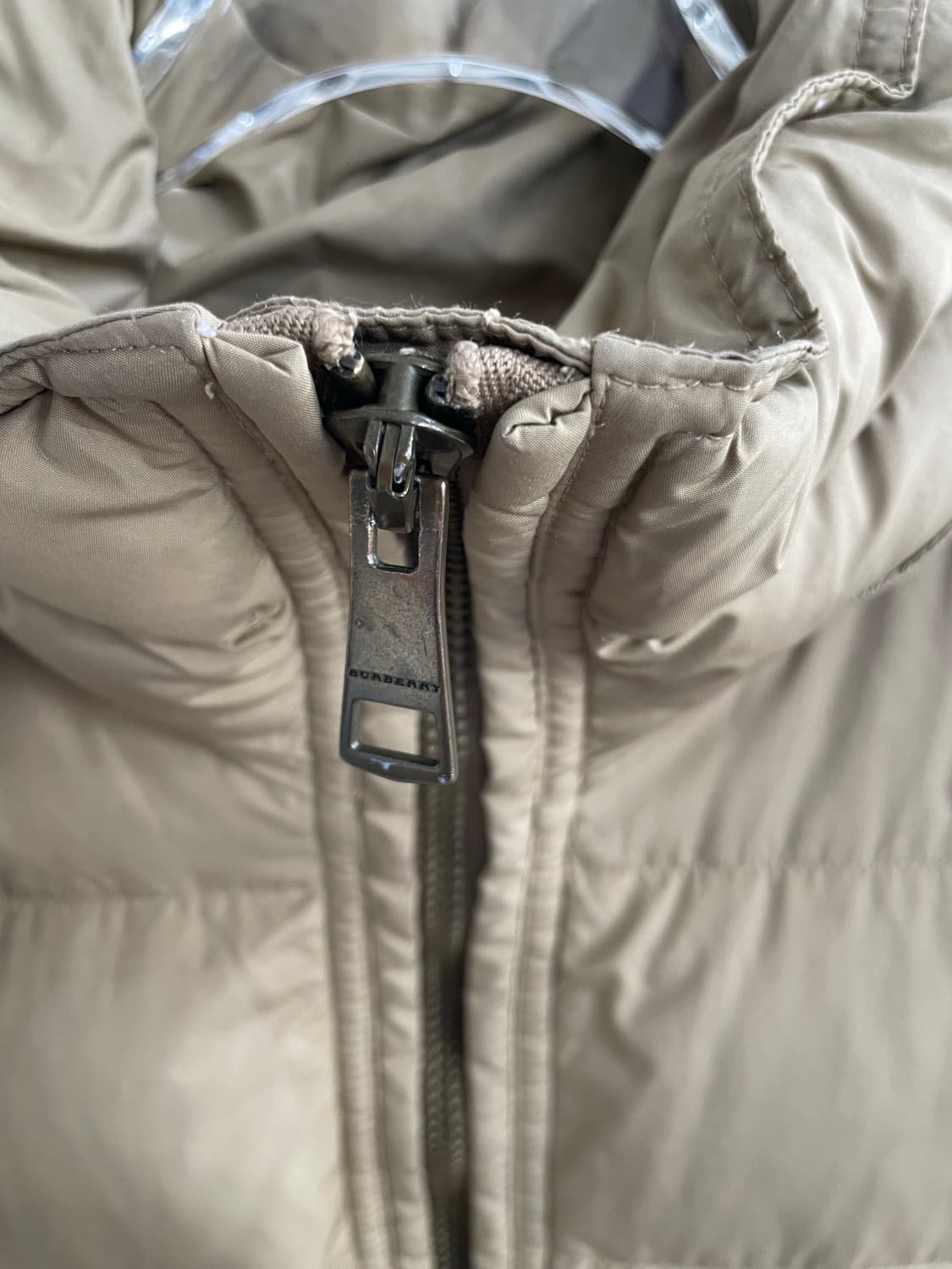 버버리 브릿 여성용 후드 구스 다운 패딩(L싸이즈) 상품이미지4