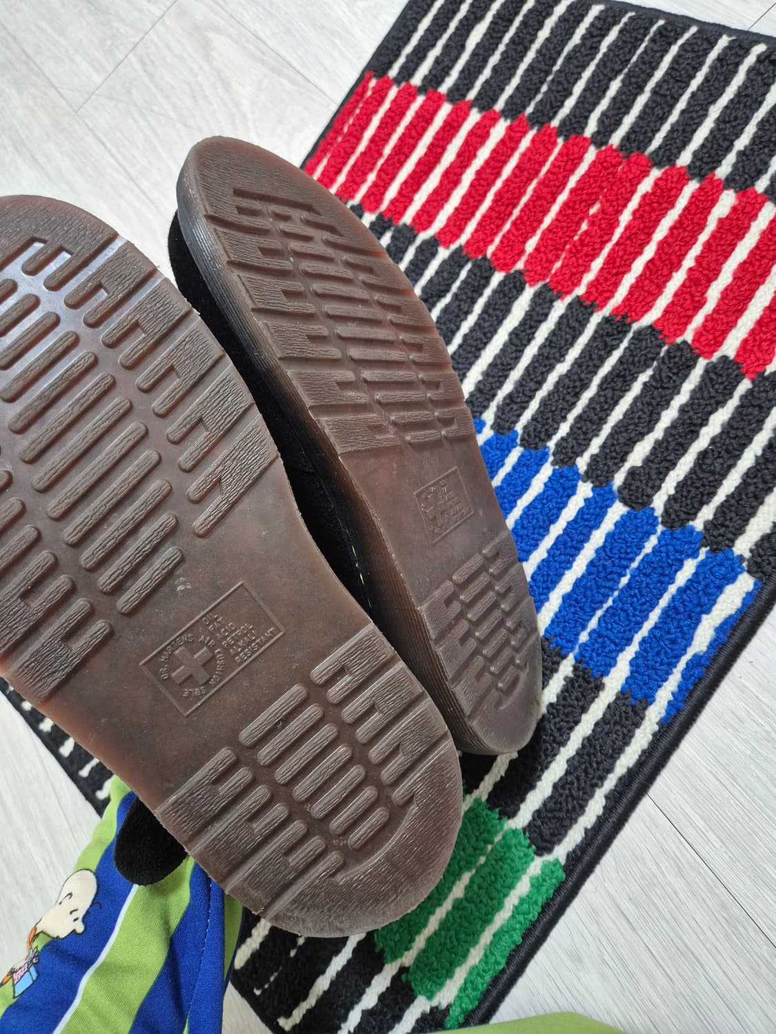 닥터마틴 아이샴 스웨이드 뮬 슬리퍼 상품이미지3