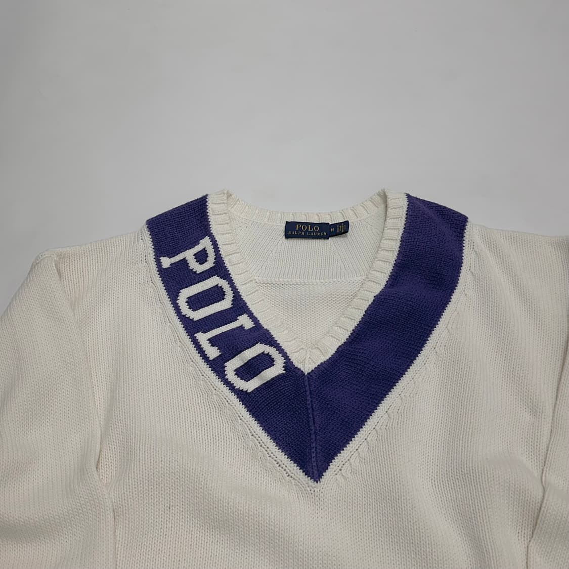 폴로 브이넥 니트 상품이미지2