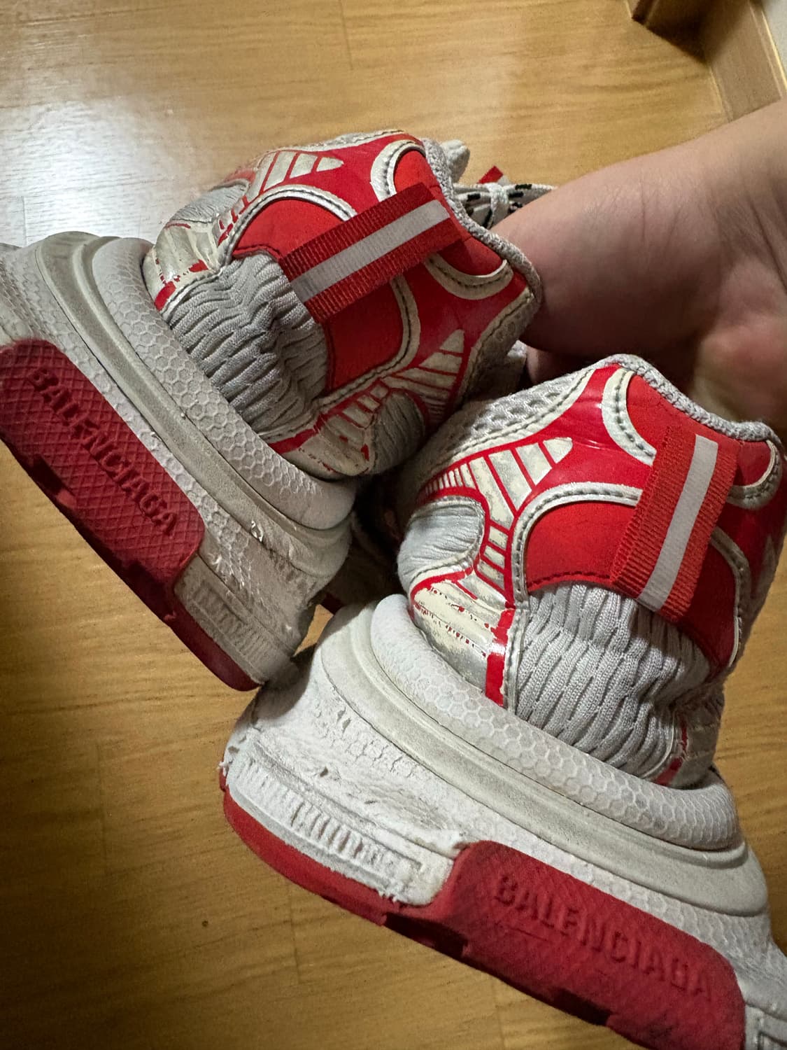 발렌시아가 3XL 러너 스니커즈 화이트/레드 41 상품이미지3