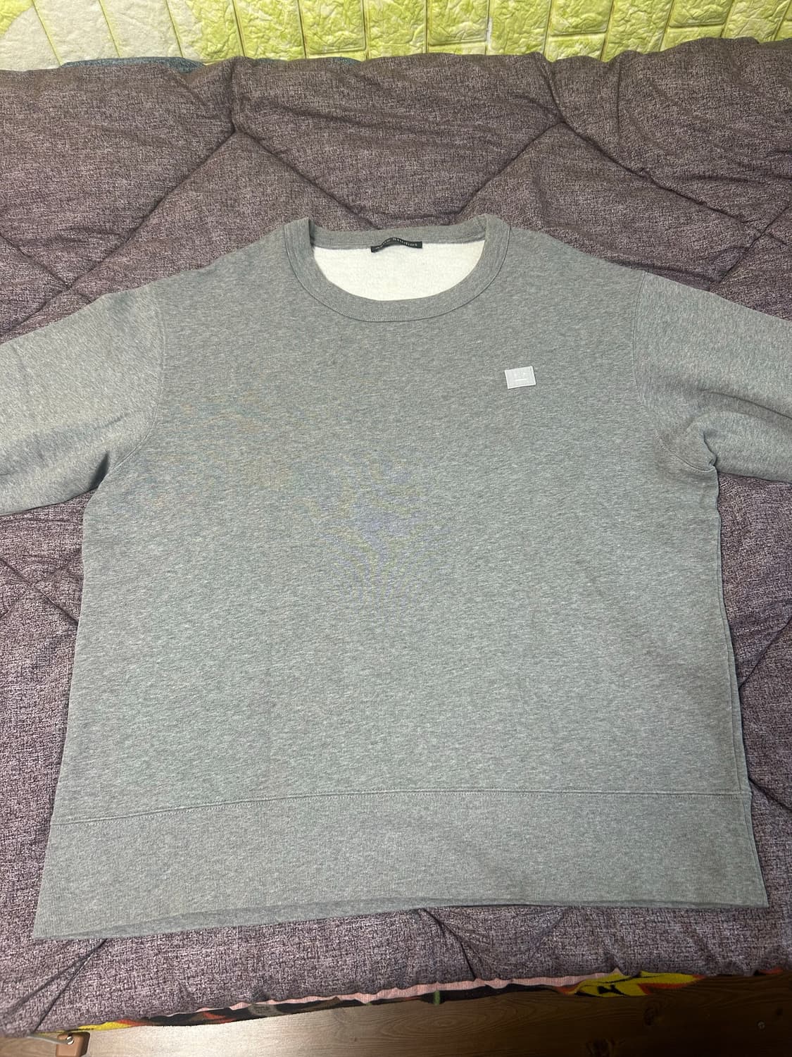 아크네스튜디오 페이스패치 맨투맨  상품이미지1