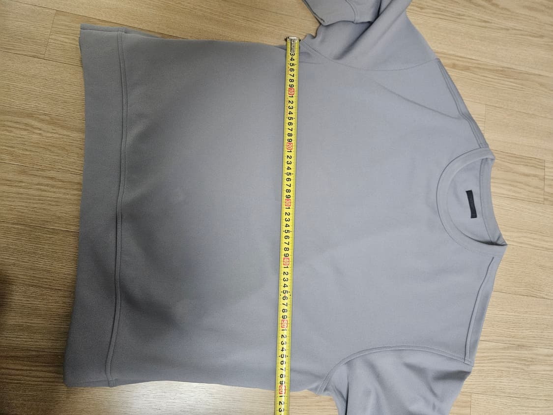 질스튜어트 뉴욕 세미오버핏 지퍼 디테일 맨투맨 상품이미지8