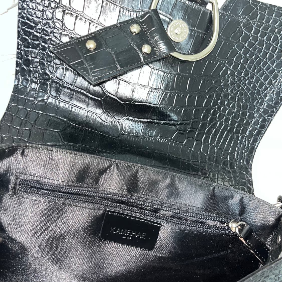 블랙 글로시 파에톤 숄더백 상품이미지4