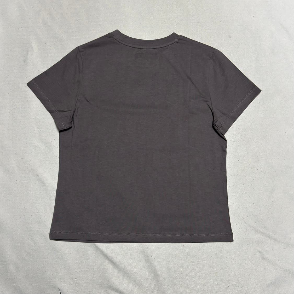 M 새상품 마뗑킴 여성용 그레이 반팔 티셔츠 상품이미지3