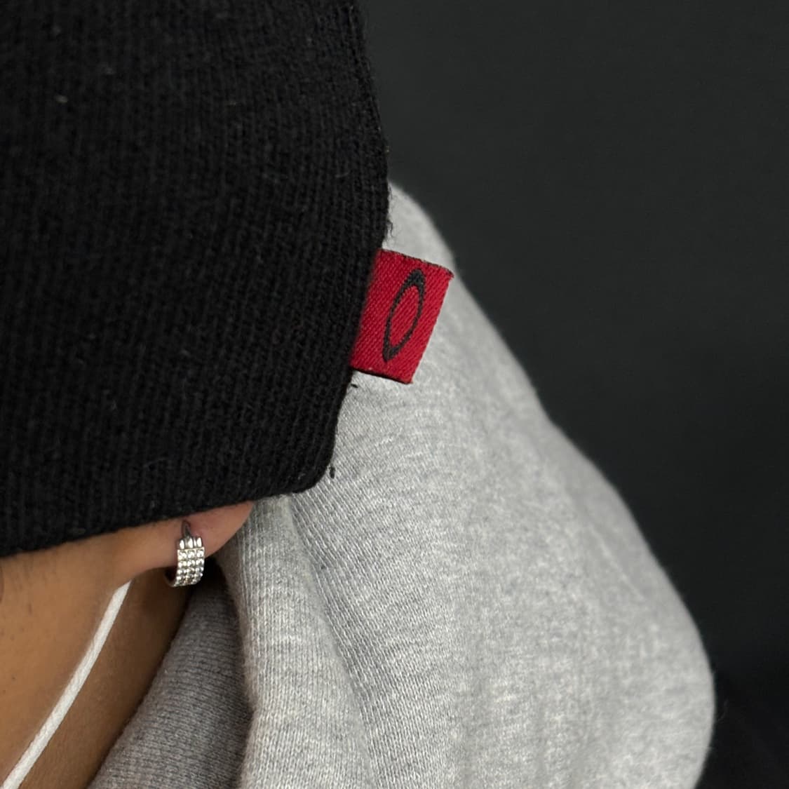 오클리(Oakley) 빈티지 로고 니트 비니 블랙 상품이미지6