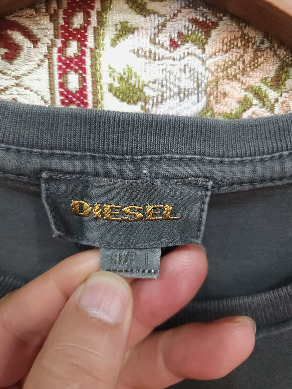 디젤 하키마스크 나염 반팔티

diesel 상품이미지3