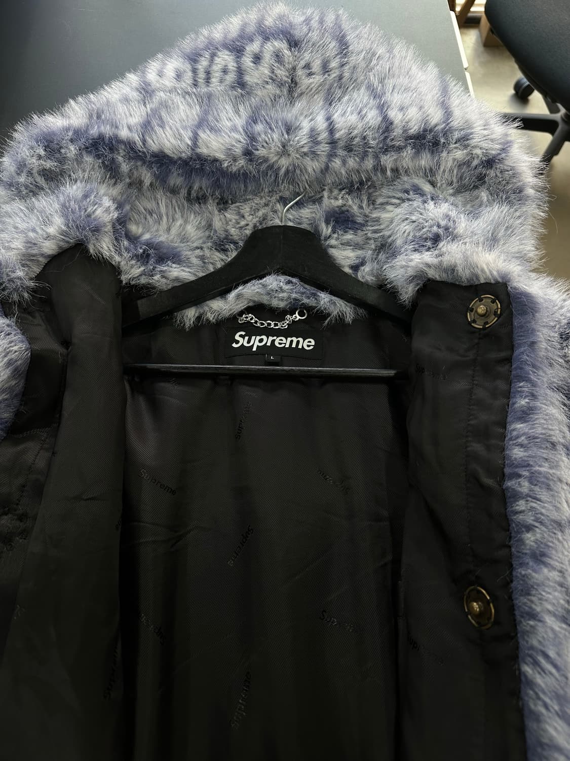 슈프림 22SS 풀로고 폭스퍼 후드코트 상품이미지8