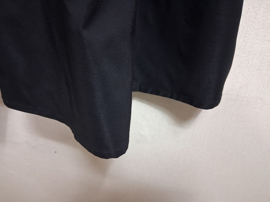 일본빈티지수입 검정 바람막이 검정 플레어롱스커트 미착용새거컨디션 2527 상품이미지4