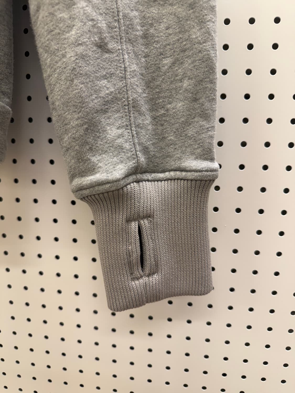 씨피컴퍼니 렌즈 패치 후드 스웻셔츠 그레이 U395 상품이미지4