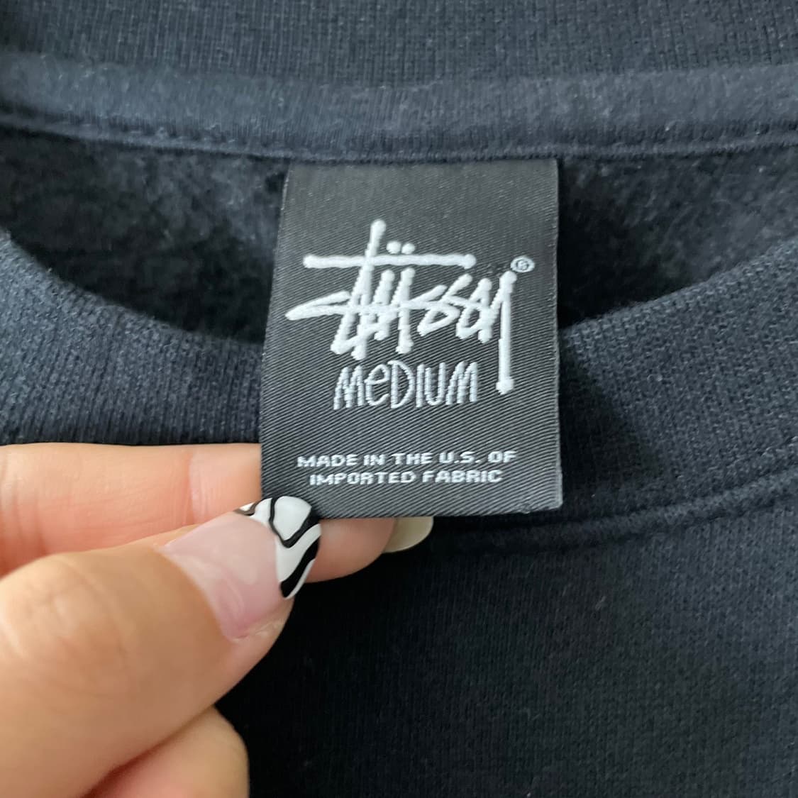 스투시 블랙 월드투어 빅로고 맨투맨  상품이미지4