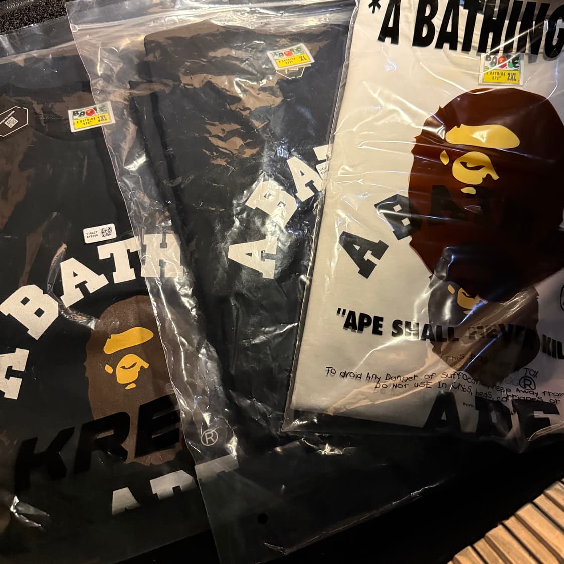 베이프 컬리지 긴팔 화이트 상품이미지2