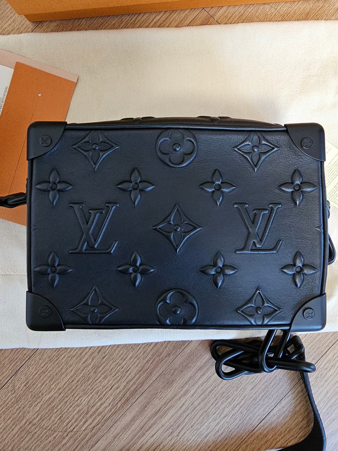 루이비통 버질아블로 입체 앰버서드 미니소프트 트렁크 크로스백 주황체인 상품이미지6